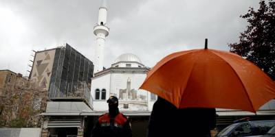 В Албании мужчина с ножом напал на людей в мечети, ранены пять человек
