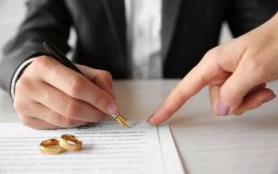 Украинцы стали чаще заключать брачные контракты