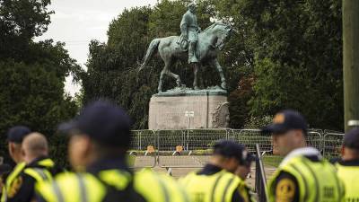 Суд разрешил убрать памятники генералам Конфедерации в Шарлотсвилле