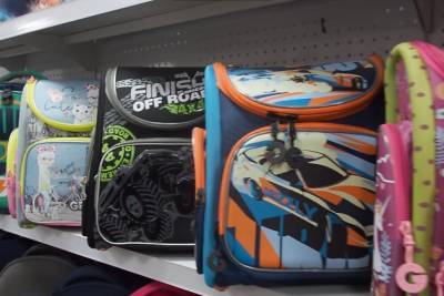 «Глобус маркет» устроил обвал цен до 50% на рюкзаки, пеналы и школьные папки в Чите