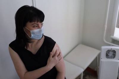 Вице-премьер Щеглова два месяцы ждала очередь на прививку от COVID-19