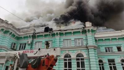 Более 120 человек эвакуировали из кардиохирургического центра в Благовещенске из-за пожара