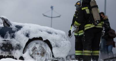 В Калининграде ночью сгорели две легковушки