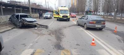 Два человека пострадали в столкновении ВАЗа и "Тойоты"