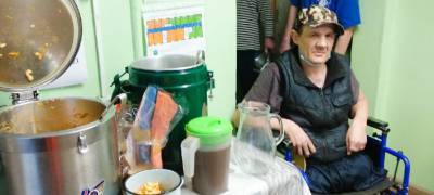У бездомных Петрозаводска появилась возможность есть горячую еду два раза в неделю