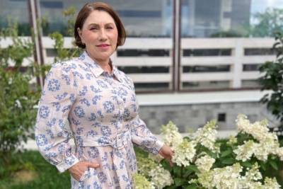 «Устала от них»: Роза Сябитова решила избавиться от имплантов в груди