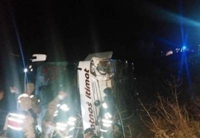 В Турции в ДТП с автобусом пострадали 39 человек