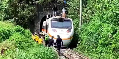 На Тайване с рельсов сошел поезд, ехавший в Тайдун - десятки людей погибли и пострадали, фото и видео - ТЕЛЕГРАФ