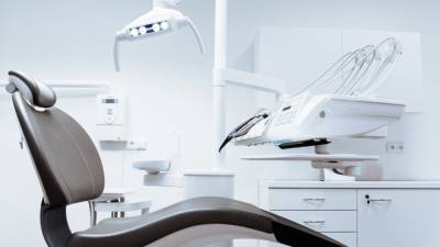 Врач-стоматолог стал фигурантом дела после гибели пятилетней пациентки от укола