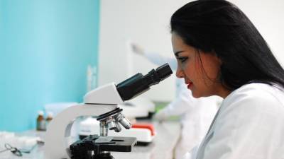 Центр Гамалеи запустит доклинические испытания вакцины от COVID-19 в виде капель