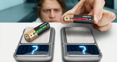 Сколько весит заряженная и разряженная батарейка: Эксперименты