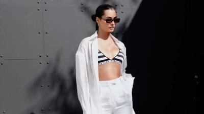 Christian Dior - Екатерина Кухар - Жизель Оливейра - Жизель Оливейра доказывает, что белая рубашка и брюки – удачное сочетание весной: стильный выход - 24tv.ua - Лос-Анджелес