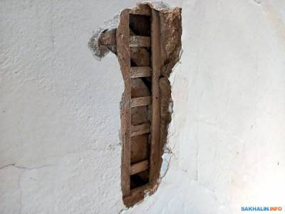 На южносахалинку в собственной квартире упал потолок