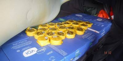 Фото: 130 килограммов масла и сыра спрятали от выборгской таможни в матрасе