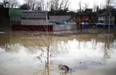 Врачи обойдут жилые дома в подтопленном талыми водами селе под Иркутском
