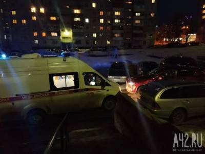 В Кемерове водитель Mazda заблокировала проезд скорой помощи: комментарий ГИБДД