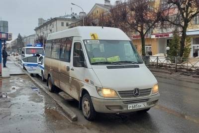 Пенсионерка пострадала при торможении маршрутки в Йошкар-Оле
