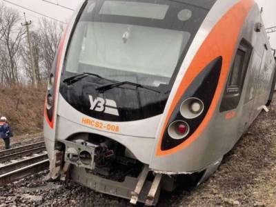 «Укрзализныця» назвала предварительную причину аварии поезда «Интерсити»