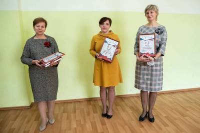 Победительницы «Диктанта Победы» из Псковской области получили награды