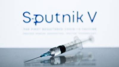 Прививка "Спутником V" будет доступна всем желающим россиянам еще до июня