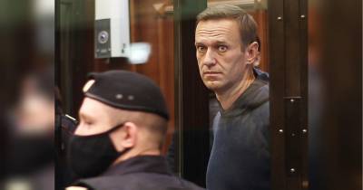 В сети впервые показали видео с Навальным в колонии