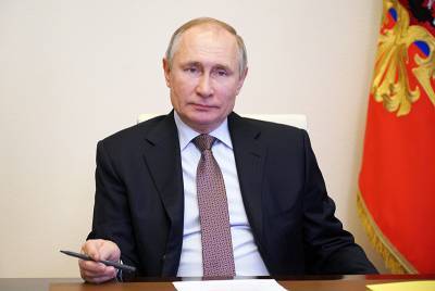 Путин перенес вакцинацию от коронавируса без "побочек"