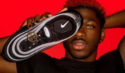 Покупатели «сатанинских» кроссовок MSCHF не получат товар: Nike подал в суд