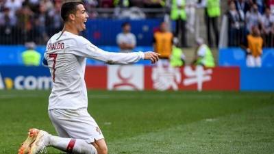 Брошенную Роналду в матче с Сербией капитанскую повязку продали за 64 тысячи евро