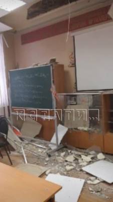 Подвесной потолок рухнул в кабинете школы № 139 в Нижнем Новгороде