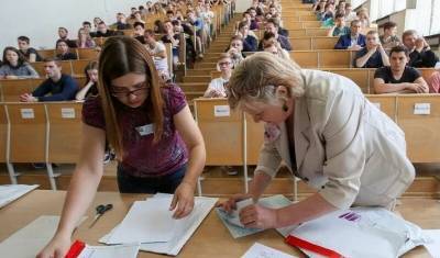 Белорусские выпускники смогут поступать в российские вузы по итогам аналога ЕГЭ