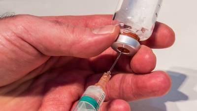 Нидерланды ограничили применение вакцины от коронавируса AstraZeneca
