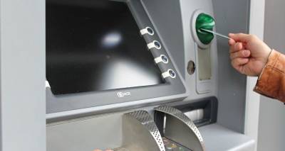Грабители банкоматов не смогли сбежать из Эстонии в Латвию из-за косули