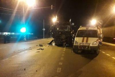 Водитель фуры, уснувший за рулем под Тверью, скончался в больнице