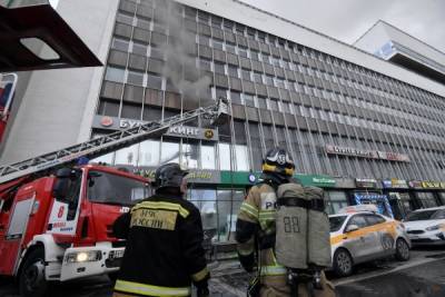 Пожар в доме на Зубовском бульваре в Москве мог начаться из-за возгорания гриля