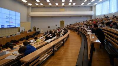 В Москве открылась запись на добровольный квалификационный экзамен для старшекурсников