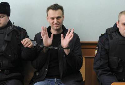 «Отыгрывает статус вора»: СМИ опубликовали видео с Навальным из колонии во Владимире