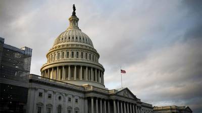 Здание Капитолия в США заблокировали из-за внешней угрозы