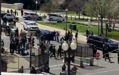 Неизвестный на автомобиле протаранил КПП у здания Конгресса США