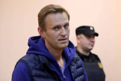 Поддерживающие Навального медики грозят протестом у его колонии