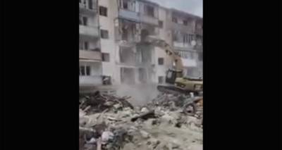 В сети появились кадры уничтожения армянских домов в Шуши