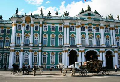 Зимний дворец вошел в ТОП-3 самых популярных дворцов мира