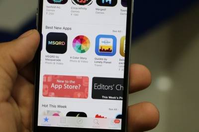 Apple вернет соцсеть Parler в свой магазин приложений