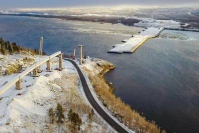 Экс-министр транспорта предложил перенести часть терминалов Санкт-Петербурга в строящийся под Мурмнском порт Лавну