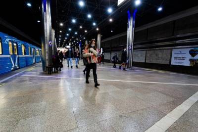 Женщина упала на пути на станции метро «Речной вокзал» в Новосибирске утром 20 апреля