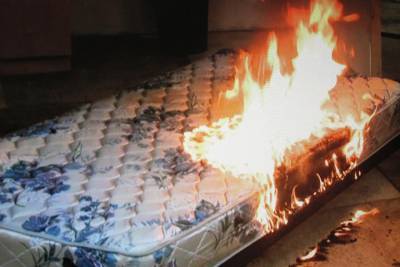 В Ивановской области в очередной раз загорелась постель в квартире из-за курения