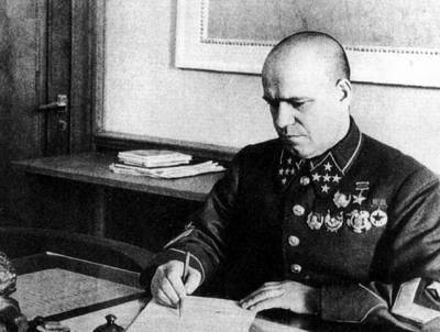 Какими орденами и медалями награждали маршала Жукова