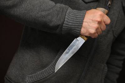 Молодой парень зарезал сотней ударов ножом своих друзей под Красноярском