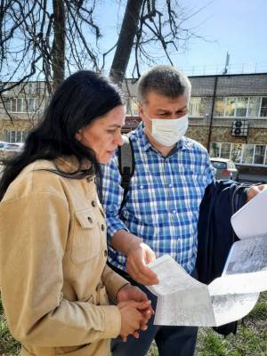 Депутат помогла нижегородцам сохранить деревья возле их домов