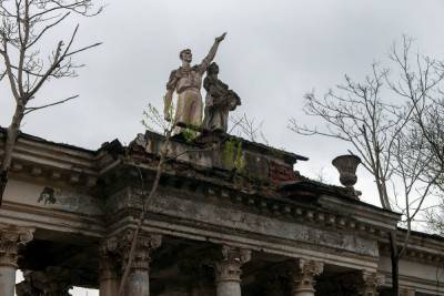В Краснодаре отреставрируют старую колоннаду в Чистяковской Роще