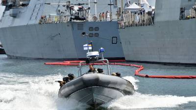 МИД РФ: Запад направляет военные корабли в Черное море для роста напряженности